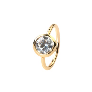 Aro simple en oro de 14 quilates con brillante