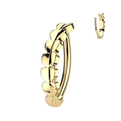 Clicker de titanio para el ombligo con corazones