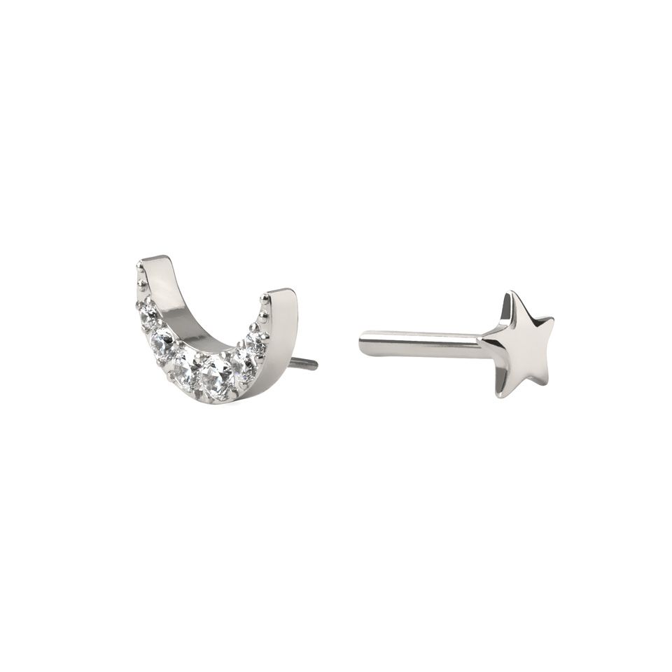 Labret con luna y parte trasera con estrella en titanio