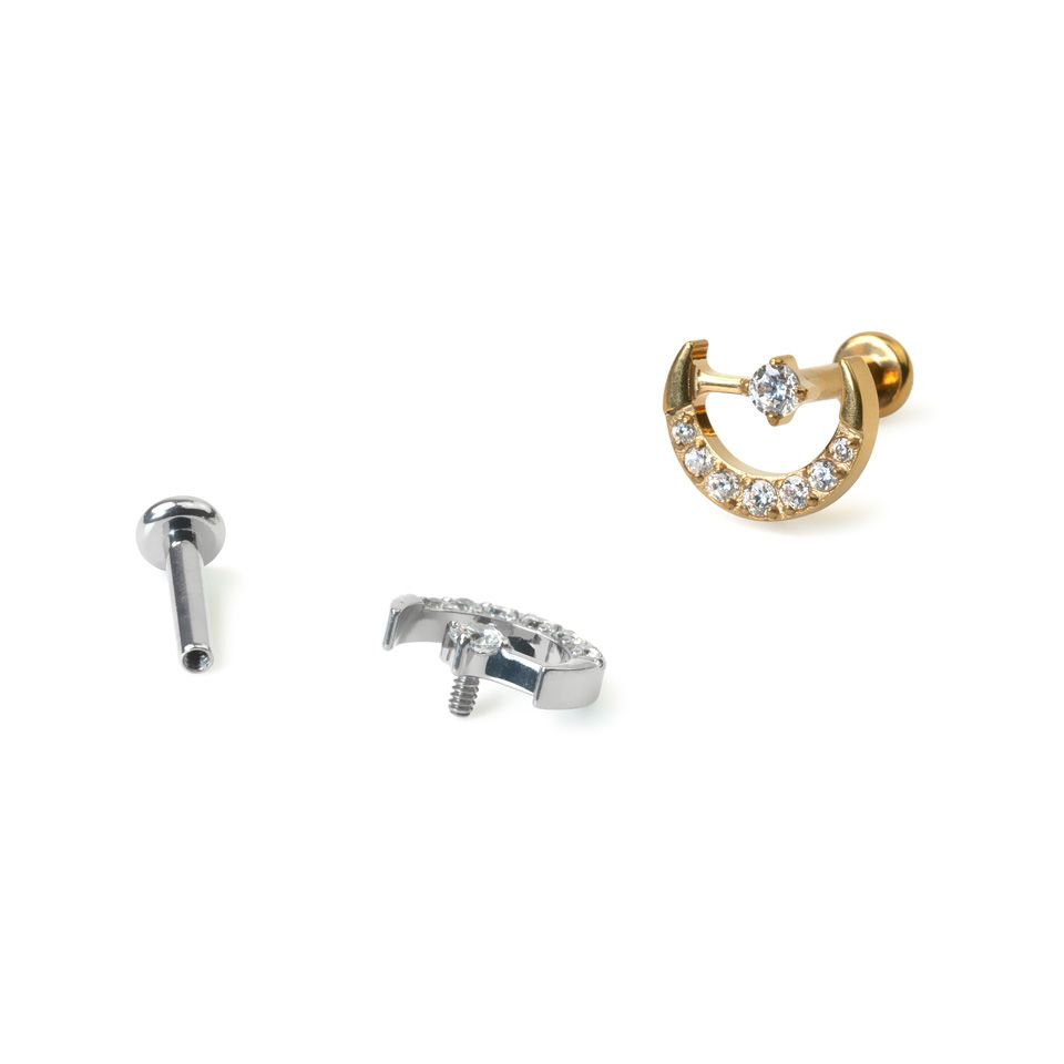 Labret de titanio con luna y estrella