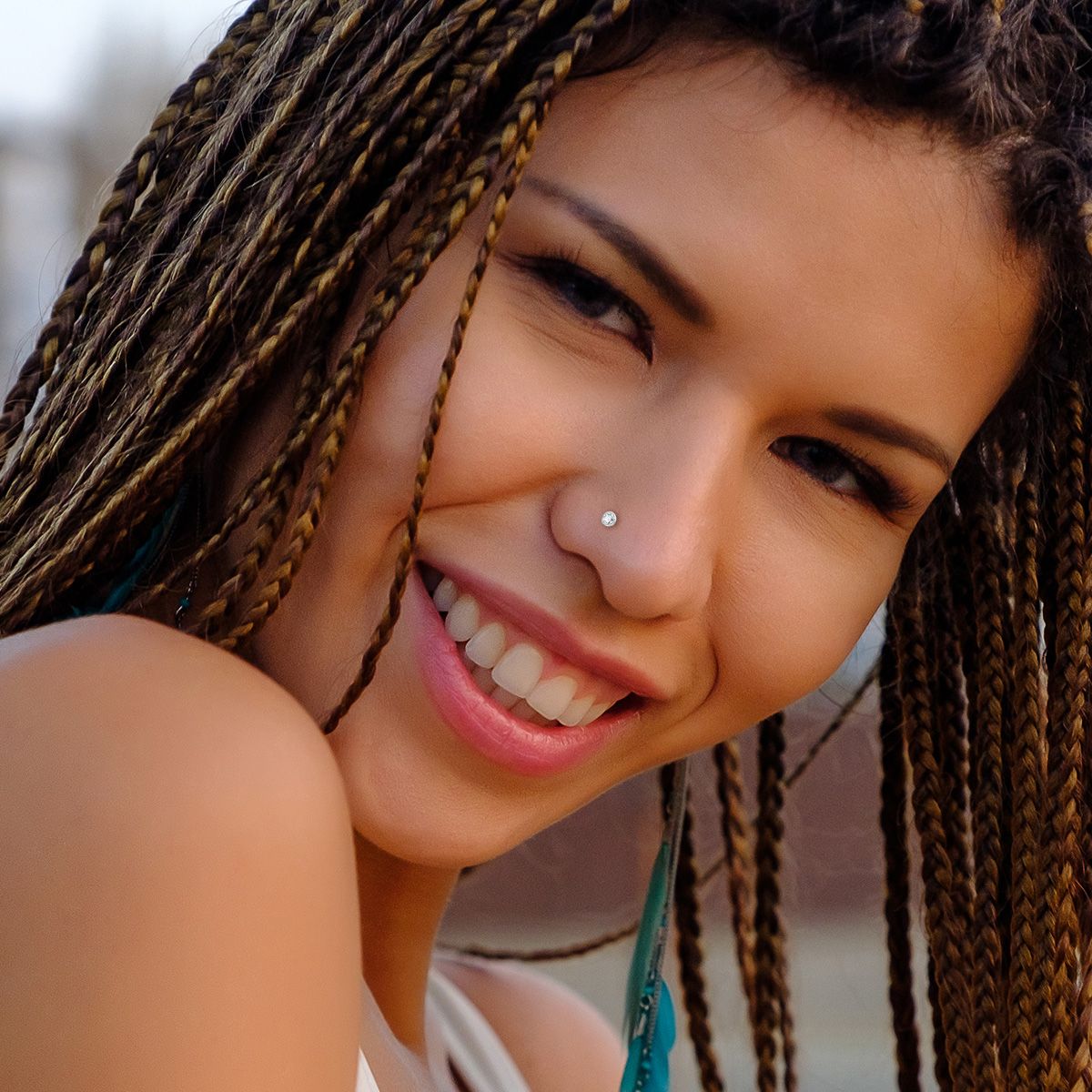 Piercing para la nariz de titanio con brillante