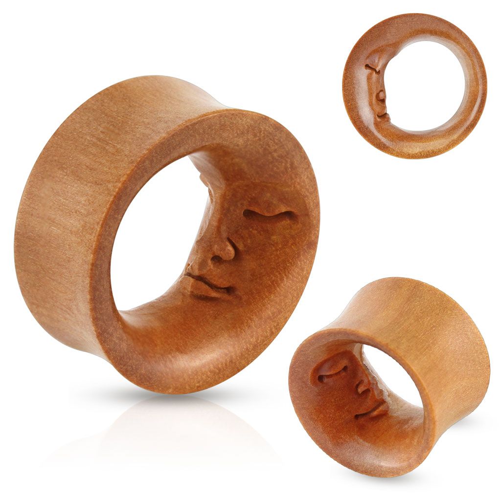 Túnel de madera con cara de la luna