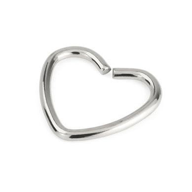 Corazón para piercing en la oreja