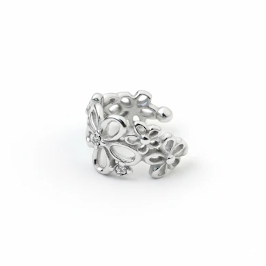 Ear cuff con flores en acero quirúrgico
