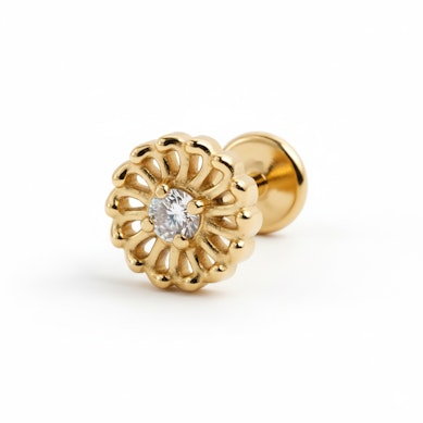 Elaborado labret de titanio en flor