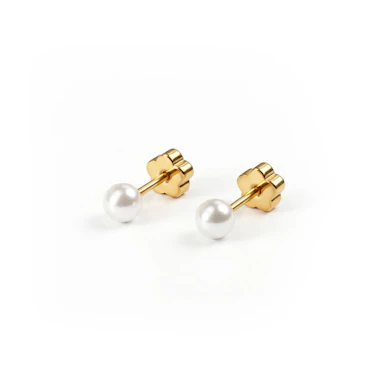 Pendientes de perlas con bonitos cierres en flor