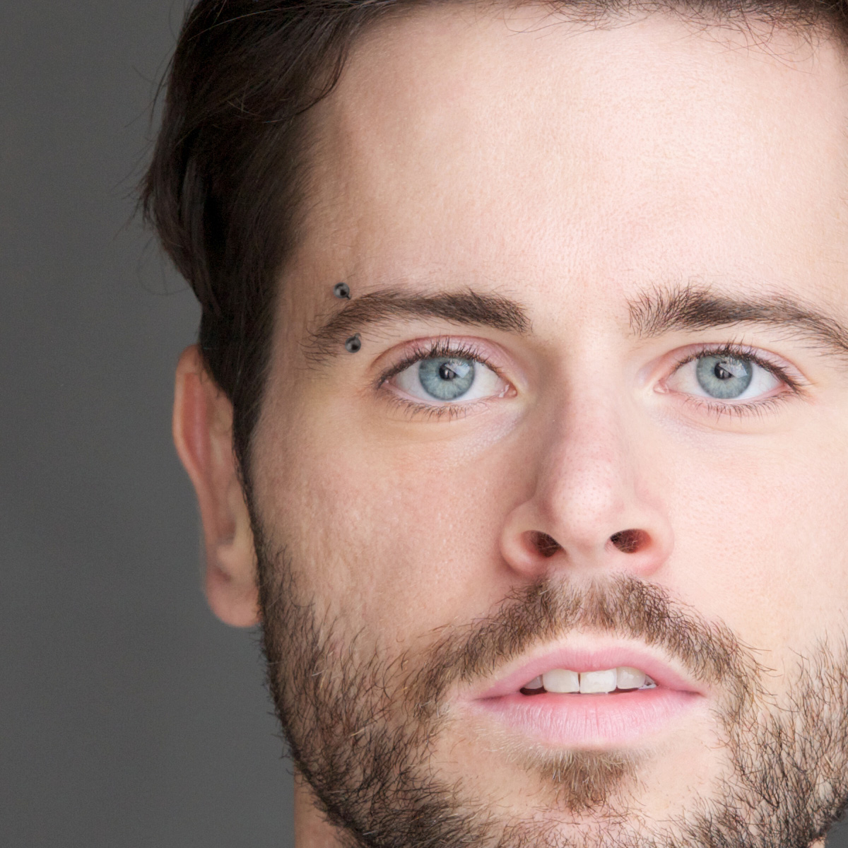 Barra curvada con revestimiento en negro mate