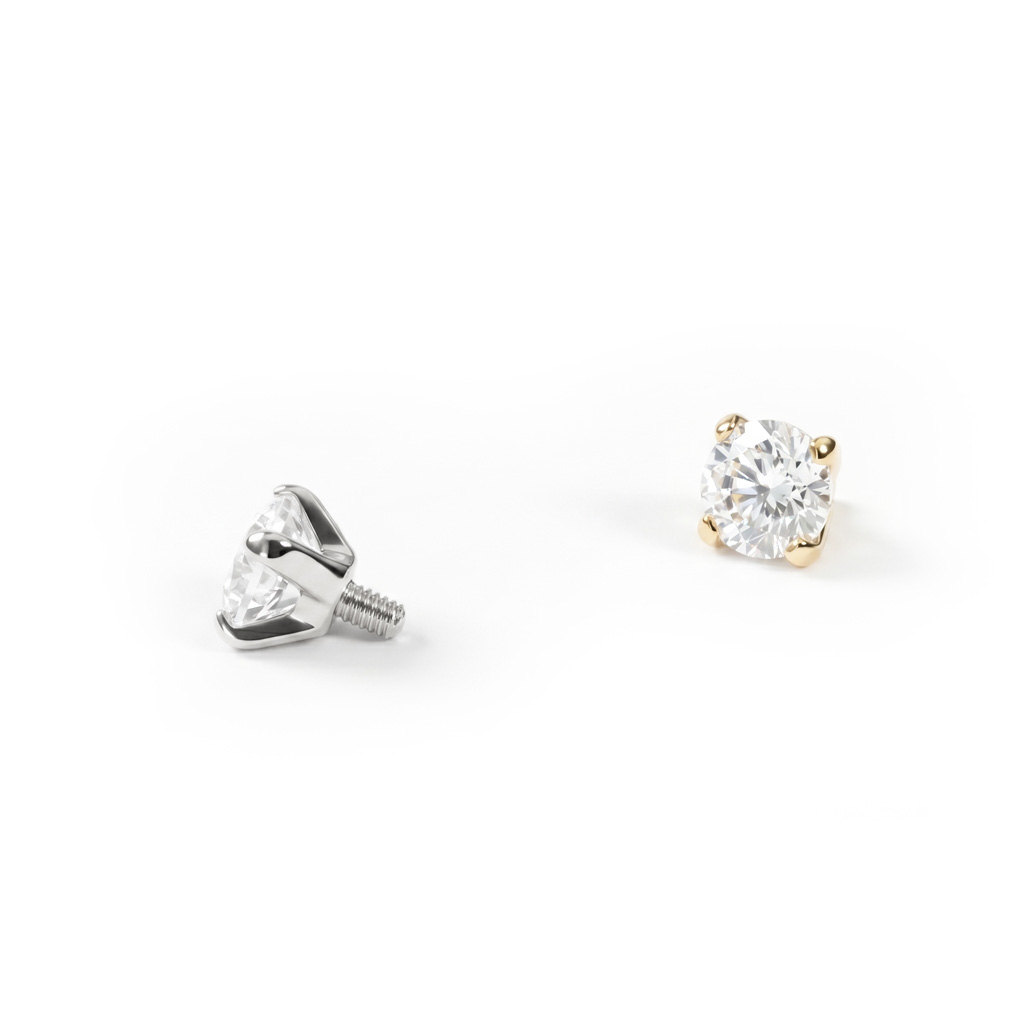 Joya microdermal en oro de 14 quilates con brillante