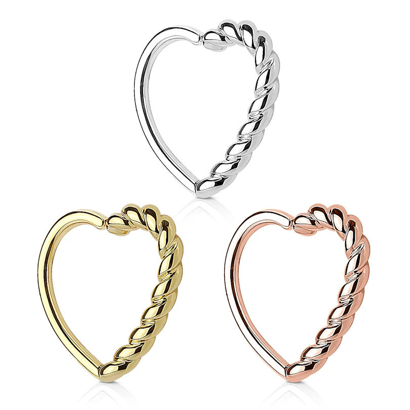 Aro para la oreja en forma de corazón con lado trenzado