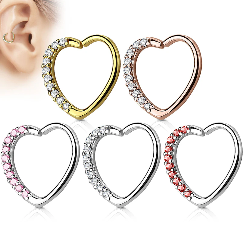Aro para la oreja en forma de corazón con un lado recubierto de brillantes