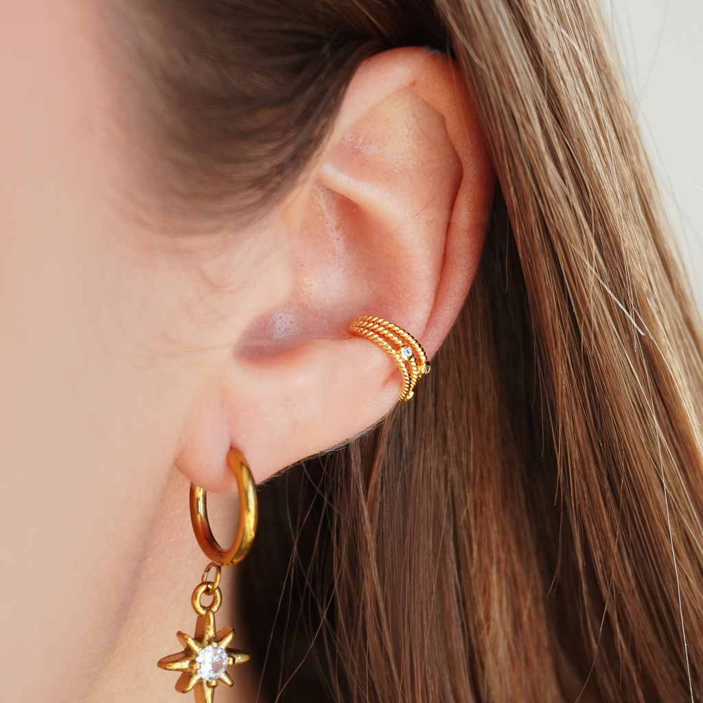 Triple ear cuff para la oreja con torsión y tres piedras