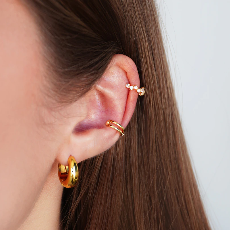 Ear cuff con piedras asimétricas