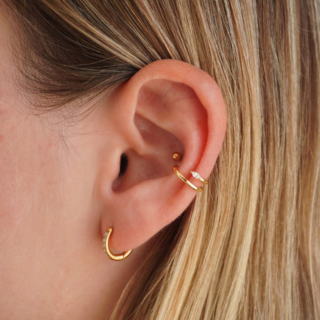 Ear cuff minimalista con piedra