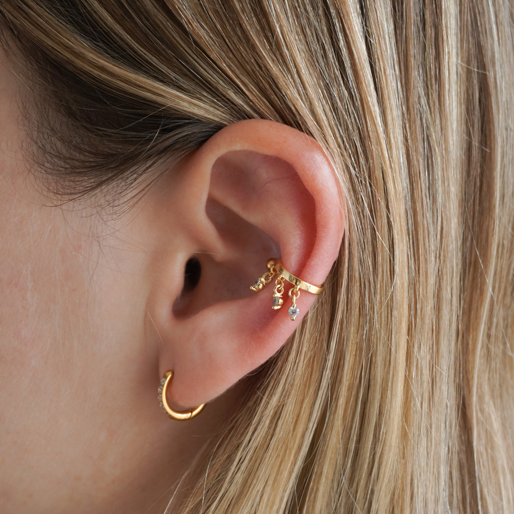 Ear cuff con colgantes