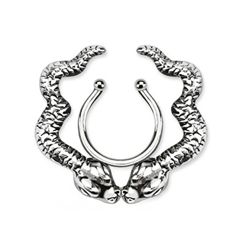 Fake piercing clip-on para el pezón con serpientes