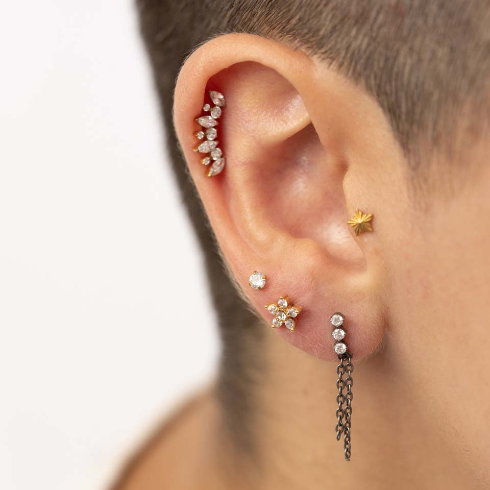 Labret con rosca interna y flor empedrada