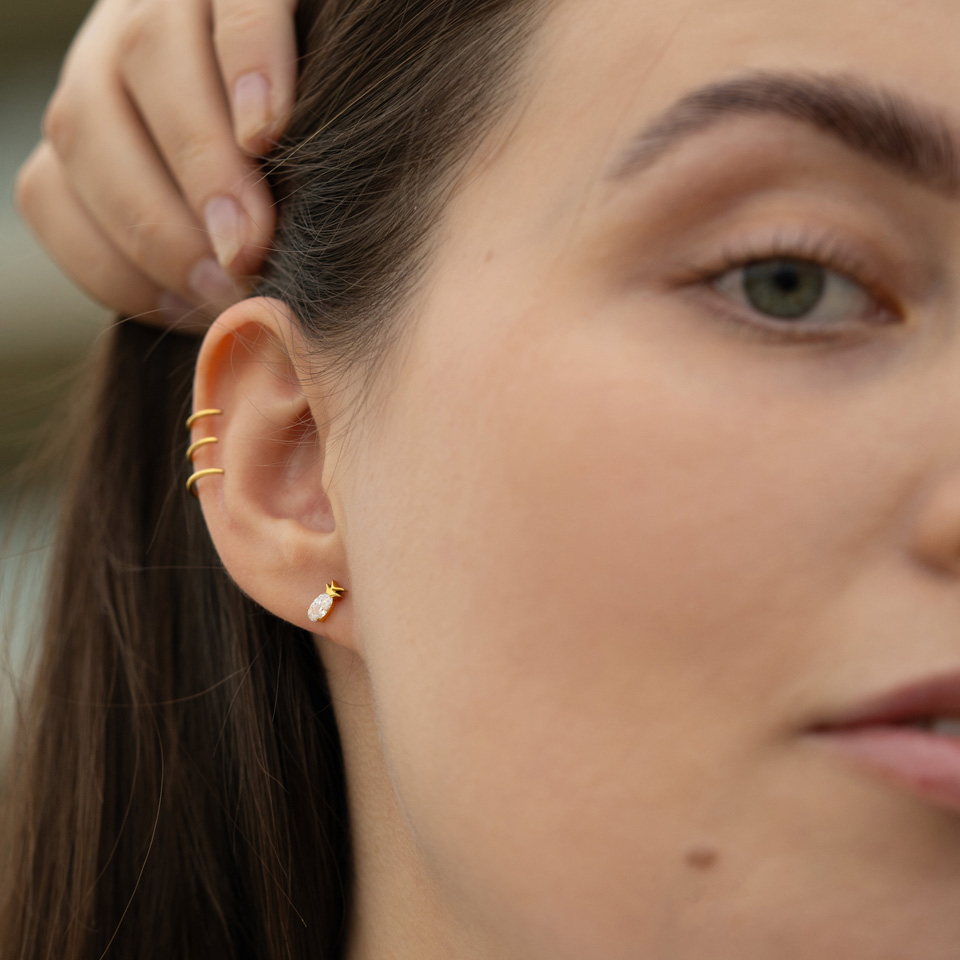 Labret de titanio con adorno de piña