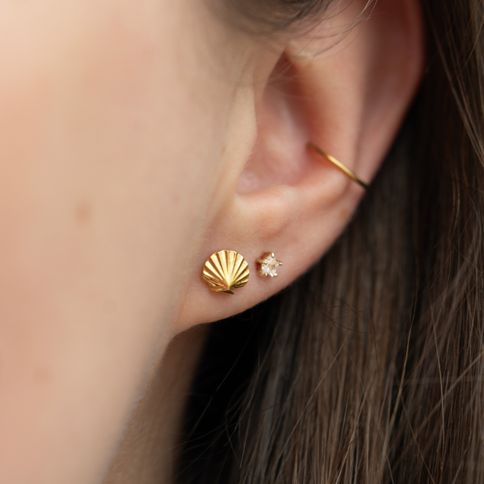 Labret de titanio con concha