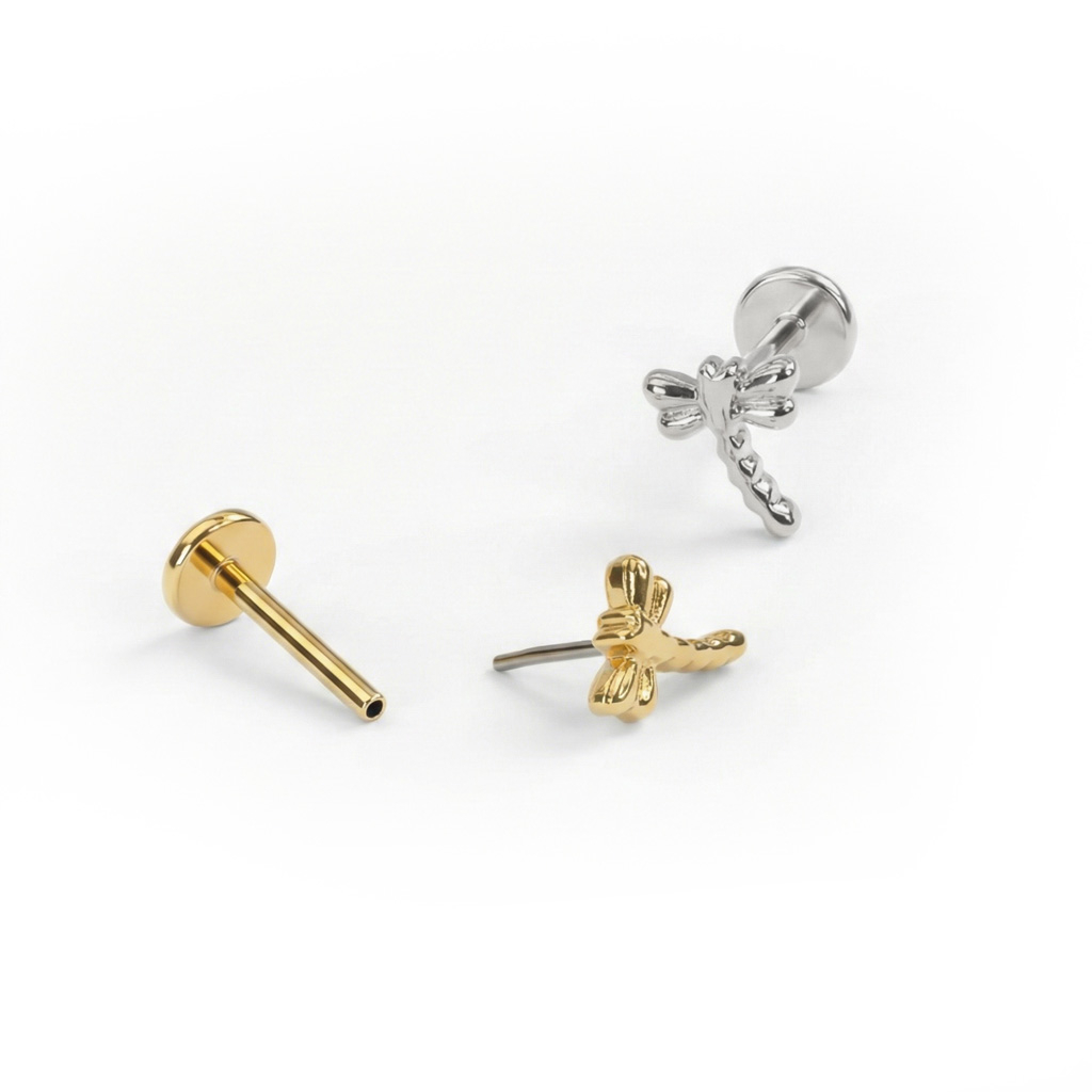 Labret de titanio con libélula