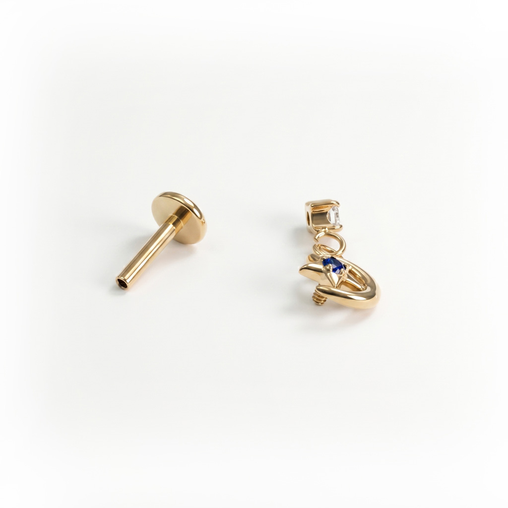 Labret con luna y estrella con colgante de titanio