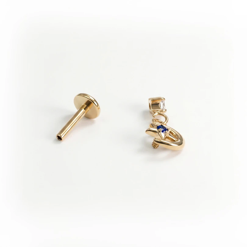 Labret con luna y estrella con colgante de titanio