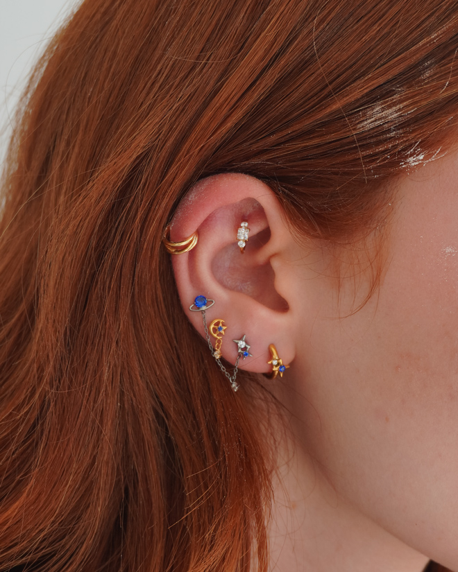 Labret con luna y estrella con colgante de titanio