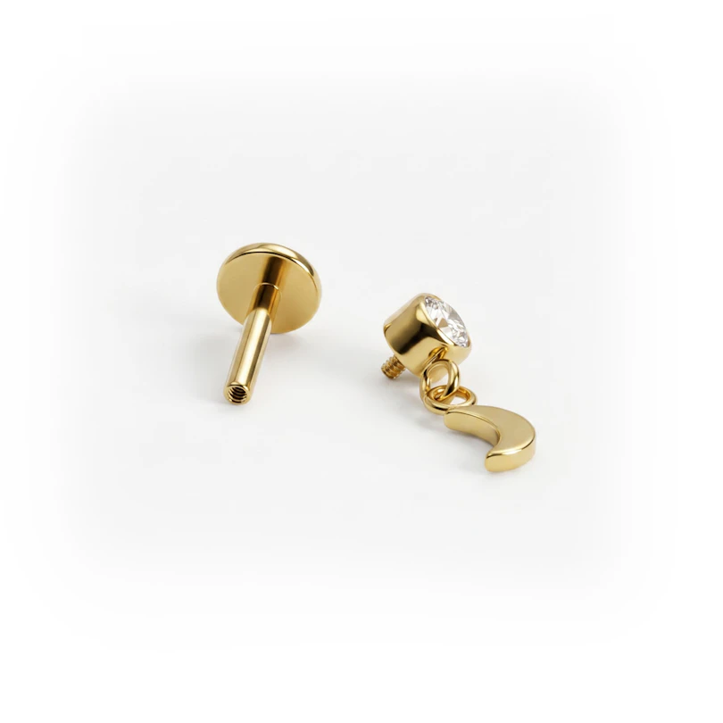 Labret de titanio con luna colgante