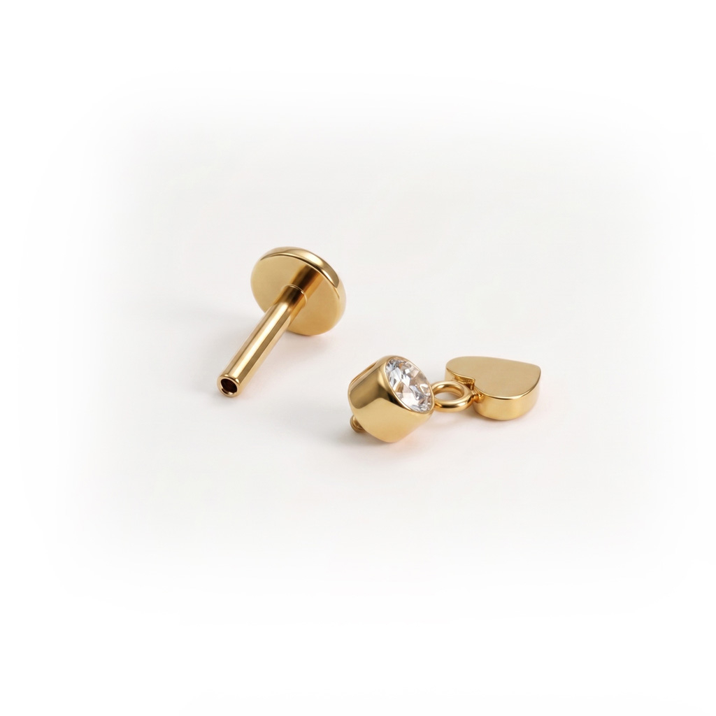 Labret de titanio con colgante de corazón