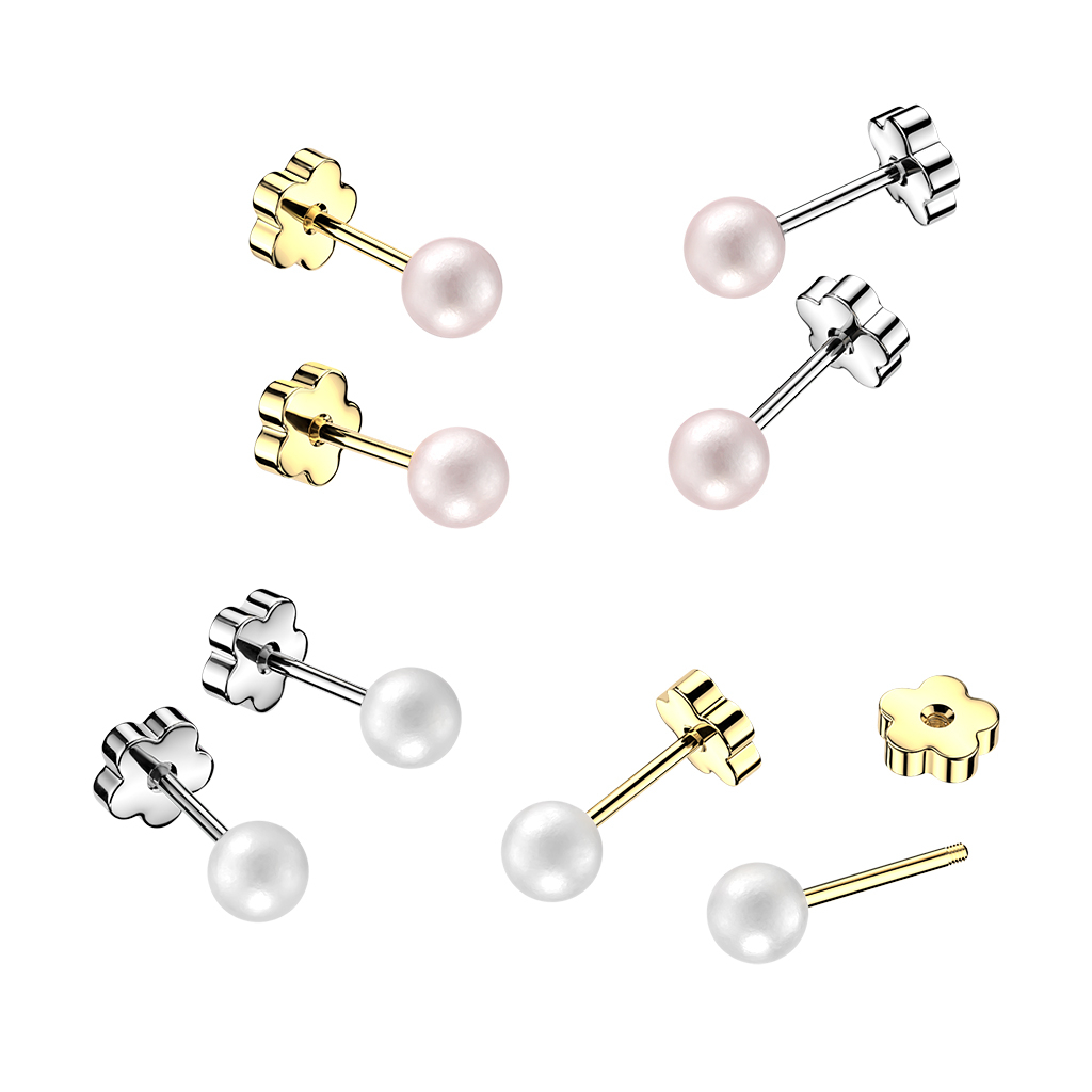 Pendientes de perlas con bonitos cierres en flor