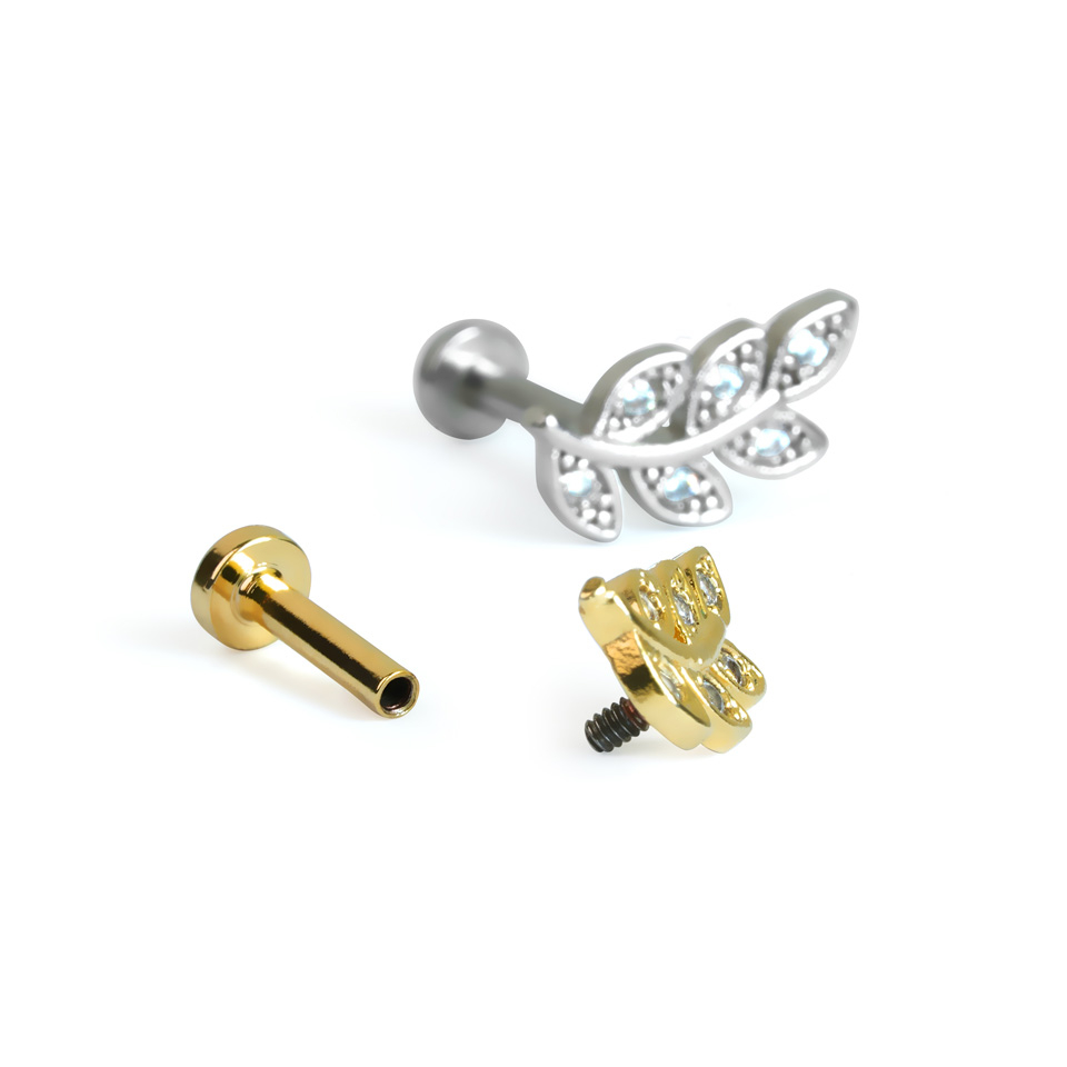 Labret de rosca interna con hoja empedrada