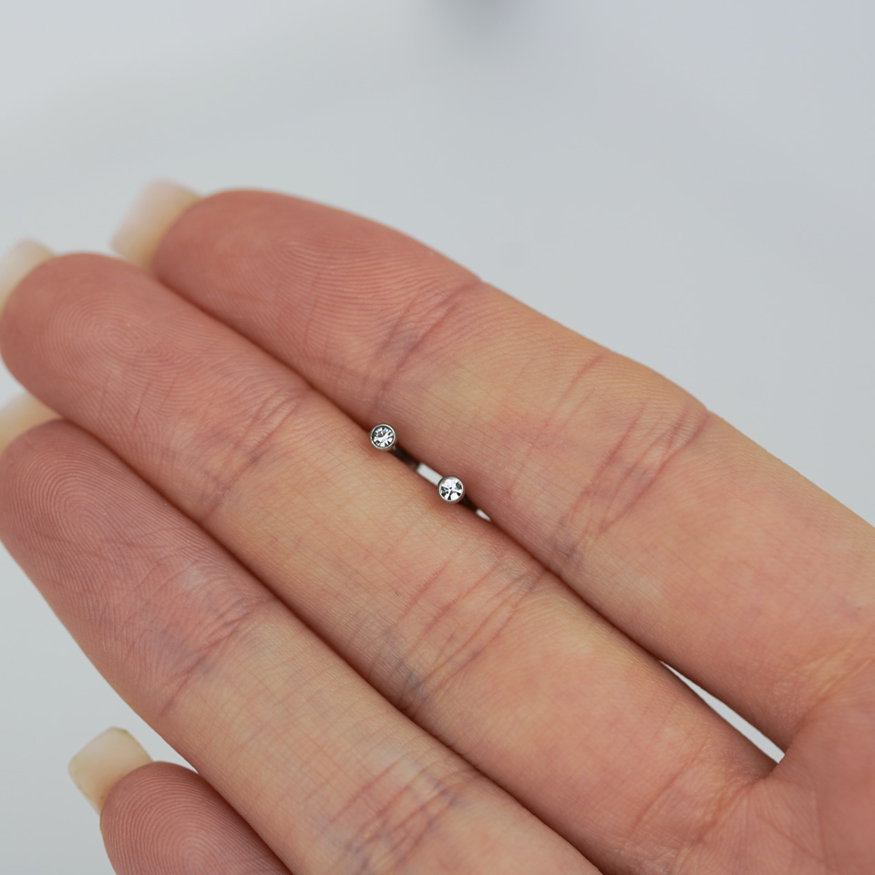 Labret con brillante pequeño y rosca interior