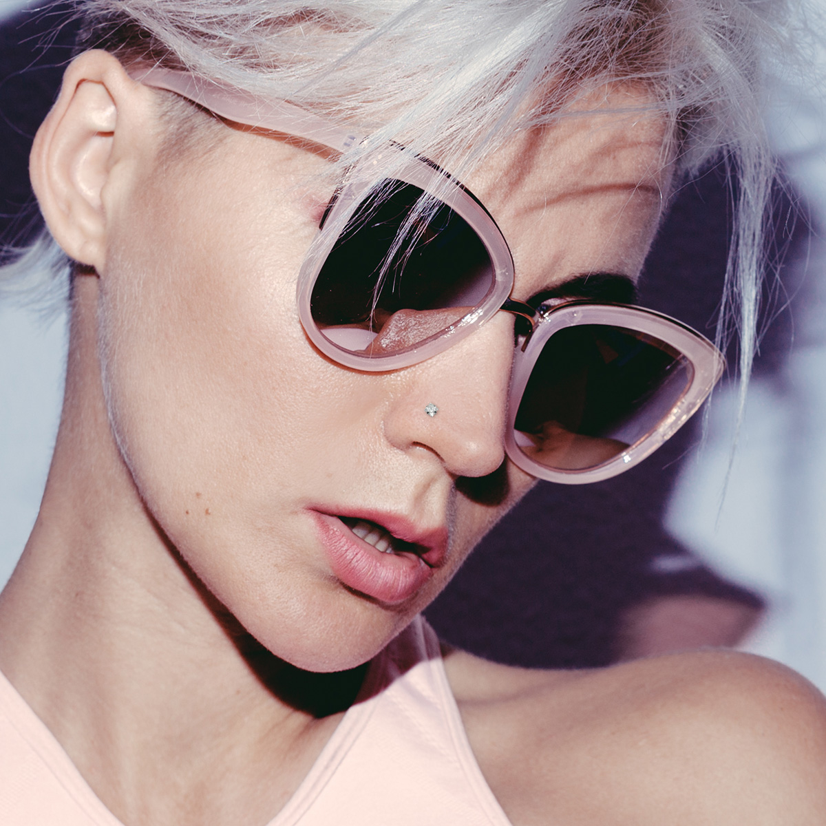 Barra para la nariz en variedad de modelos y colores