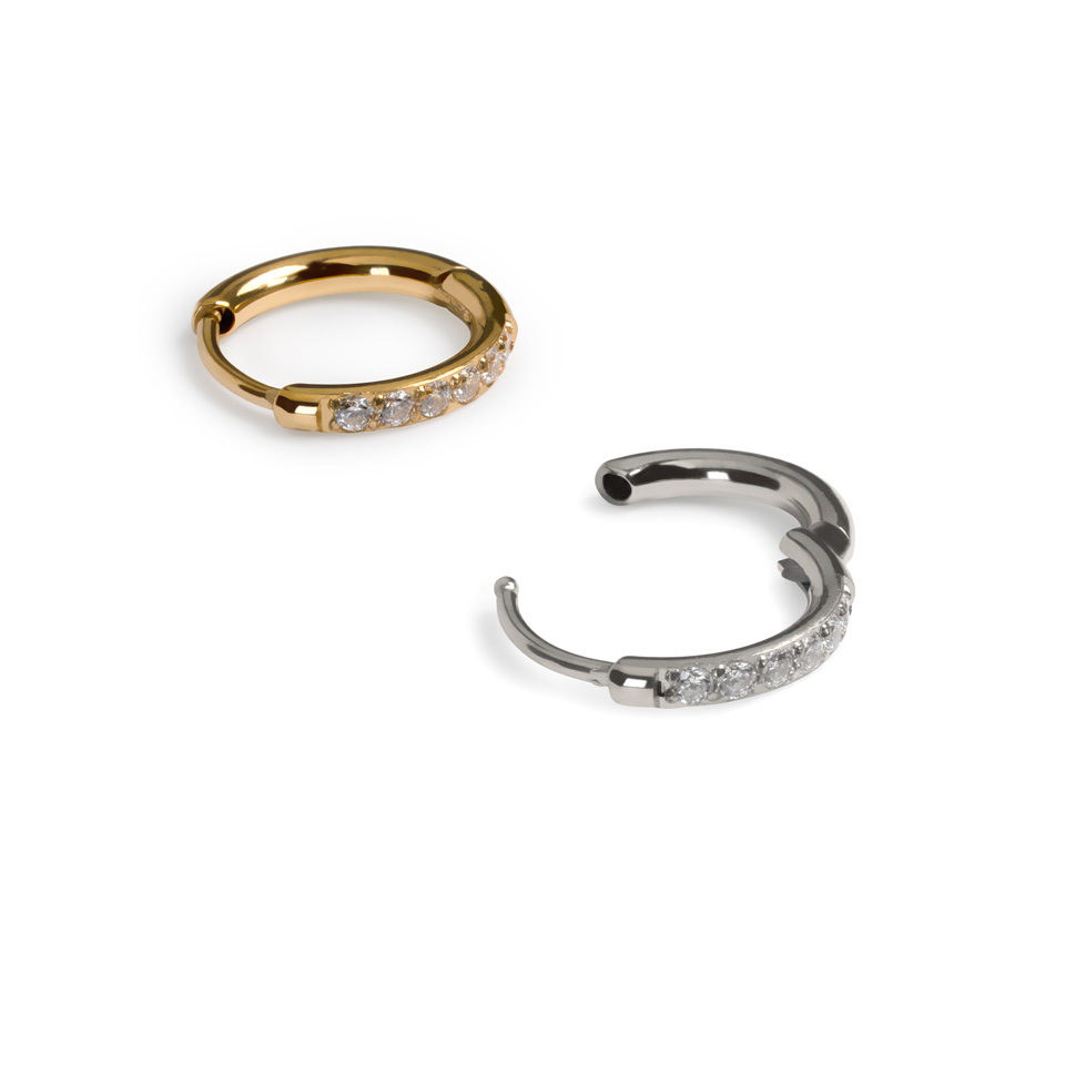 Par de aros de acero quirúrgico con pedrería