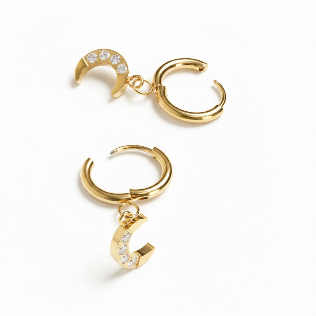 Par de aros con luna colgante