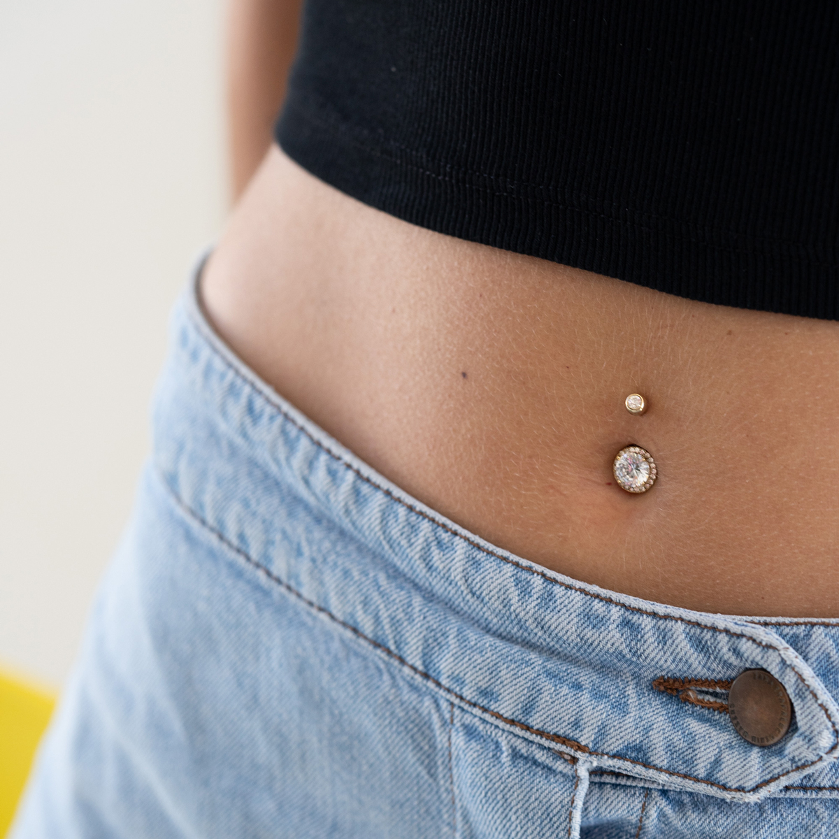 Piercing para el ombligo con piedra grande facetada