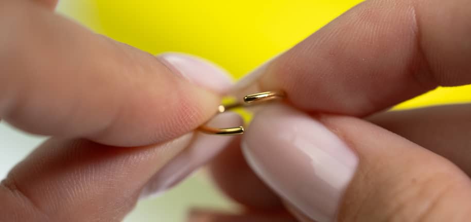 Guía para Abrir y Cerrar Tus Aros Para Piercing de Forma Segura